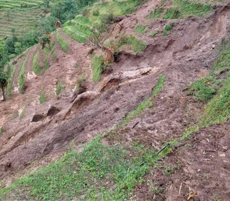 अछाममा पहिरोमा परेर ९ जना बेपत्ता 